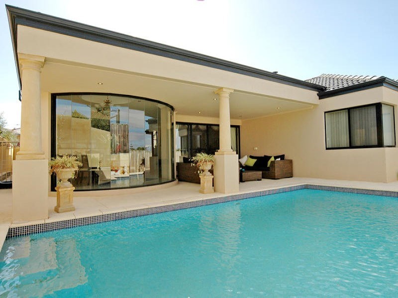 14 Rhodes Close, Mindarie WA 6030