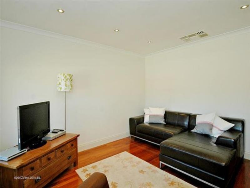 28 Rothesay Heights, Mindarie WA 6030