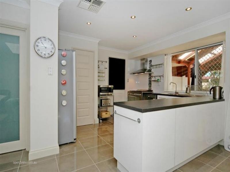 28 Rothesay Heights, Mindarie WA 6030