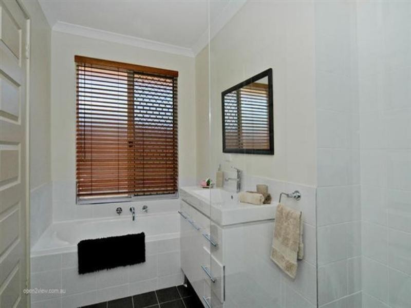 28 Rothesay Heights, Mindarie WA 6030