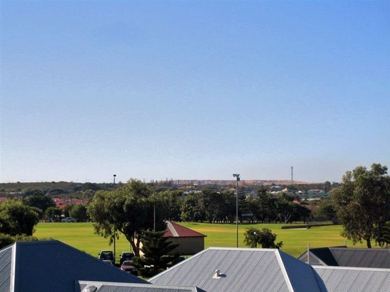 25 Lautoka Rise, Mindarie WA 6030