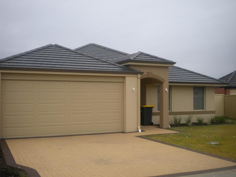 23 Helmsdale Loop, Butler WA 6036