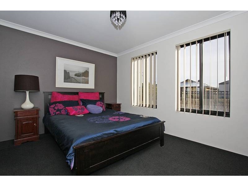 16 Knighton Way, Butler WA 6036