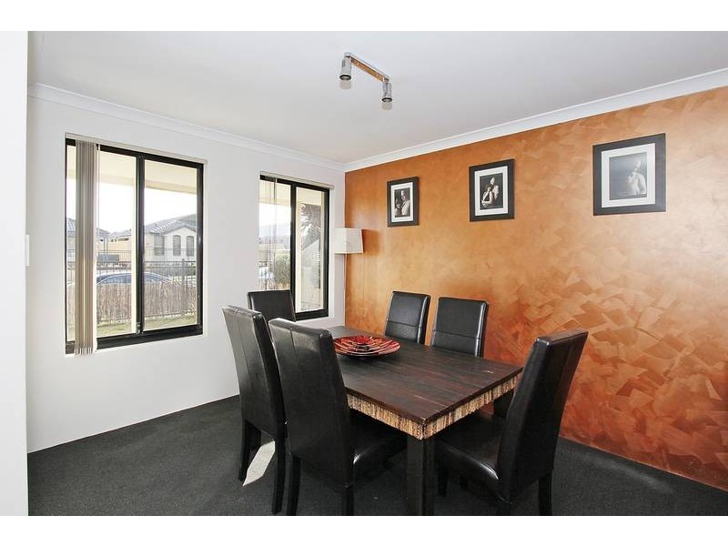 16 Knighton Way, Butler WA 6036