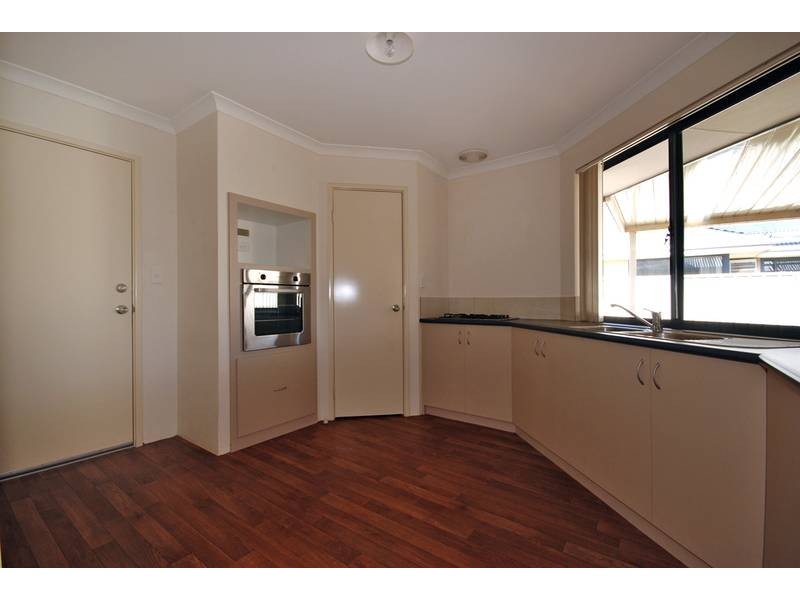 4 Ammanford Crescent, Butler WA 6036