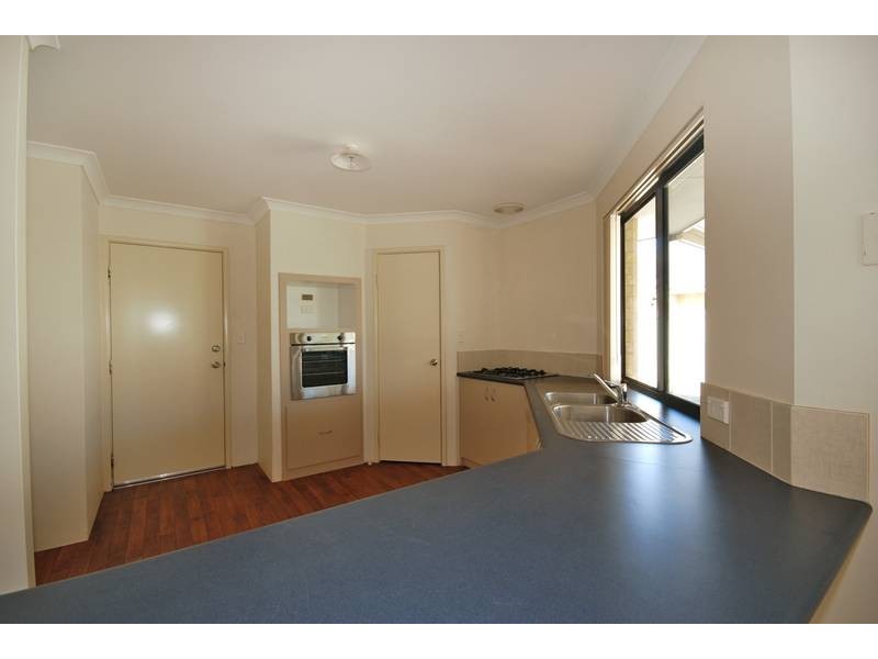 4 Ammanford Crescent, Butler WA 6036