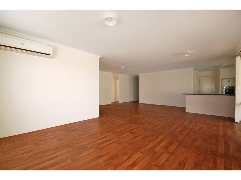 4 Ammanford Crescent, Butler WA 6036