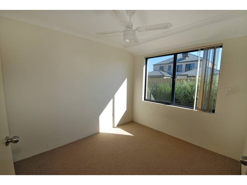 4 Ammanford Crescent, Butler WA 6036