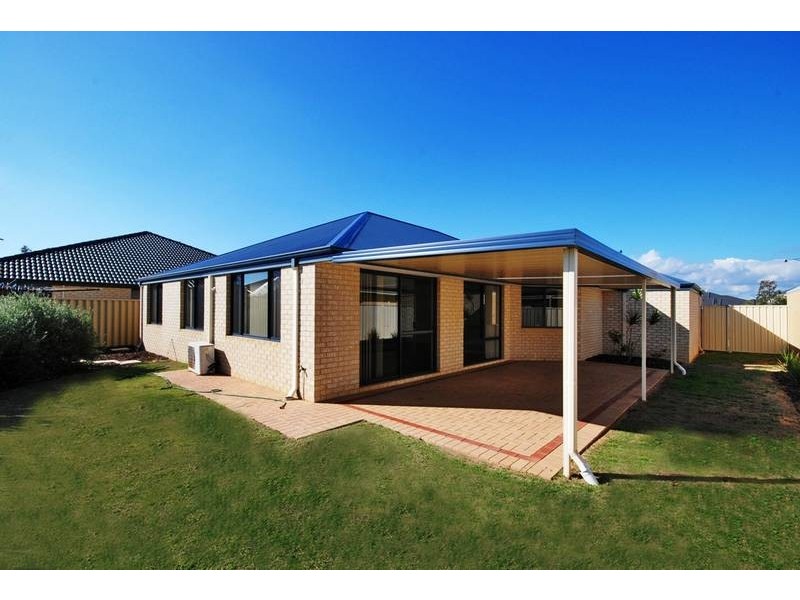 4 Ammanford Crescent, Butler WA 6036