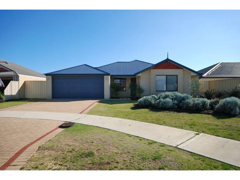 4 Ammanford Crescent, Butler WA 6036