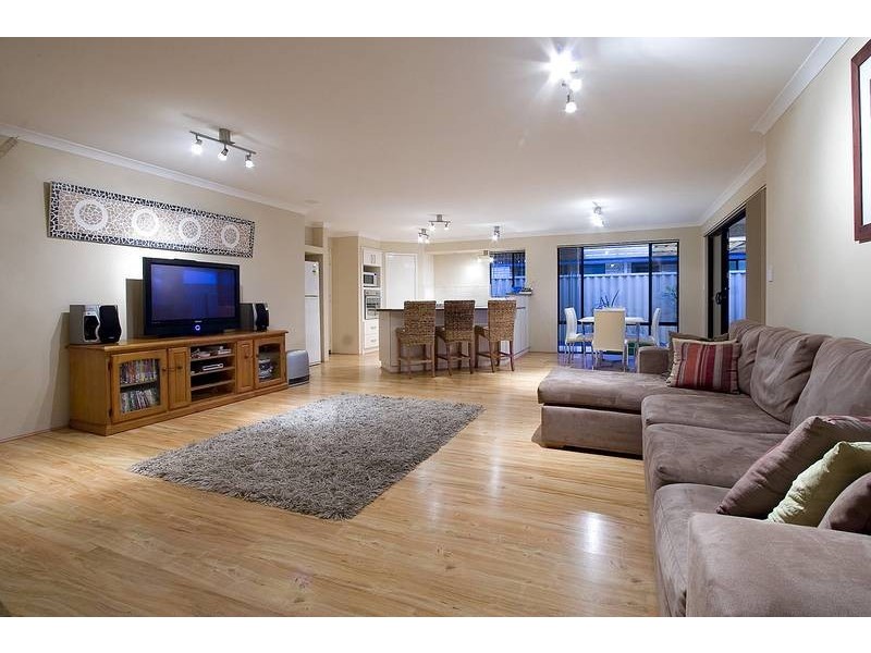 14 Shepperton Drive, Butler WA 6036