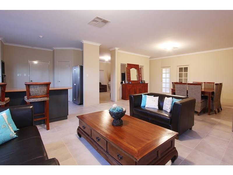 33 Haslingfield Way, Butler WA 6036