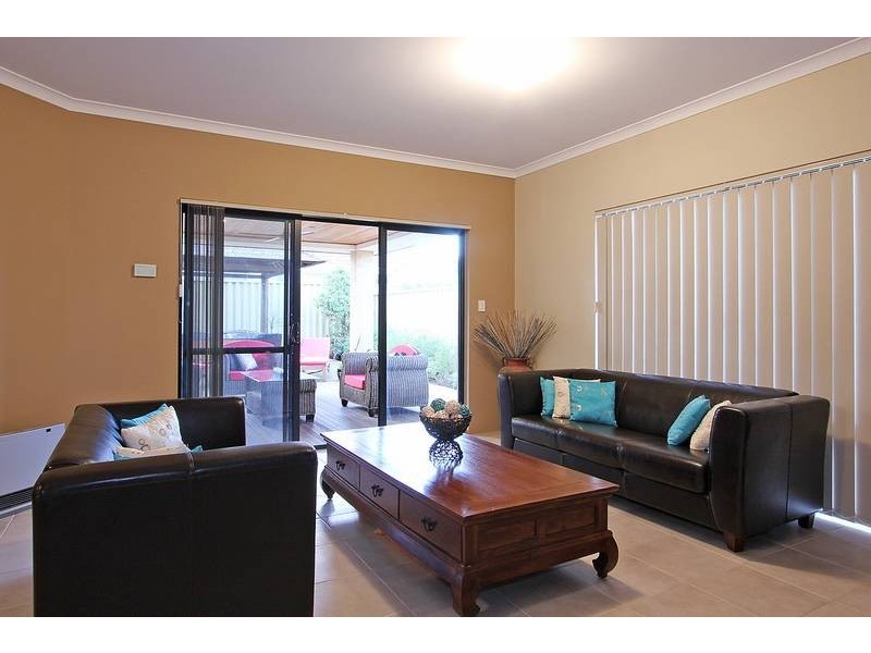 33 Haslingfield Way, Butler WA 6036