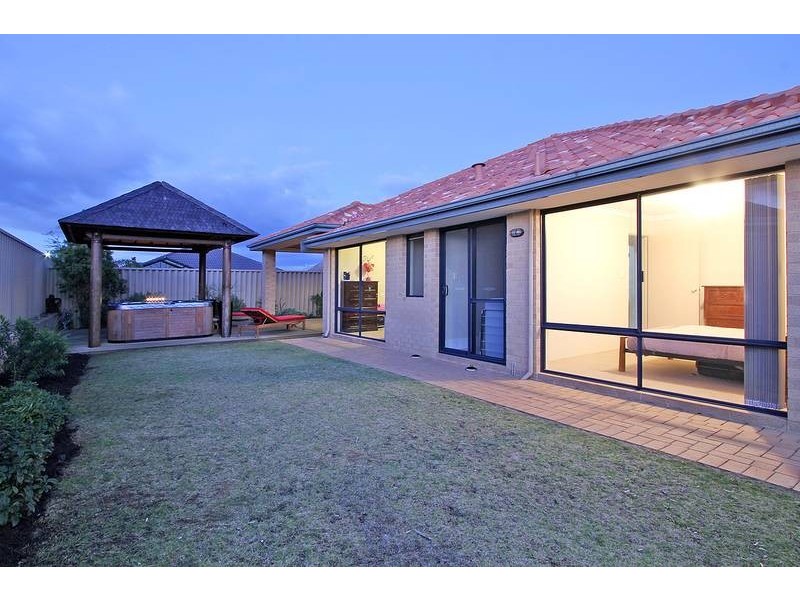 33 Haslingfield Way, Butler WA 6036