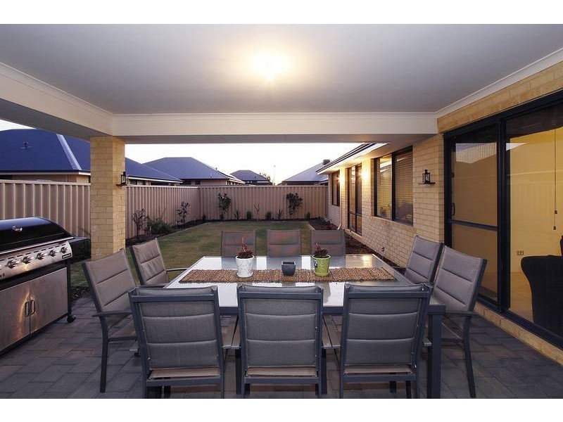60 Finglas Meander, Butler WA 6036