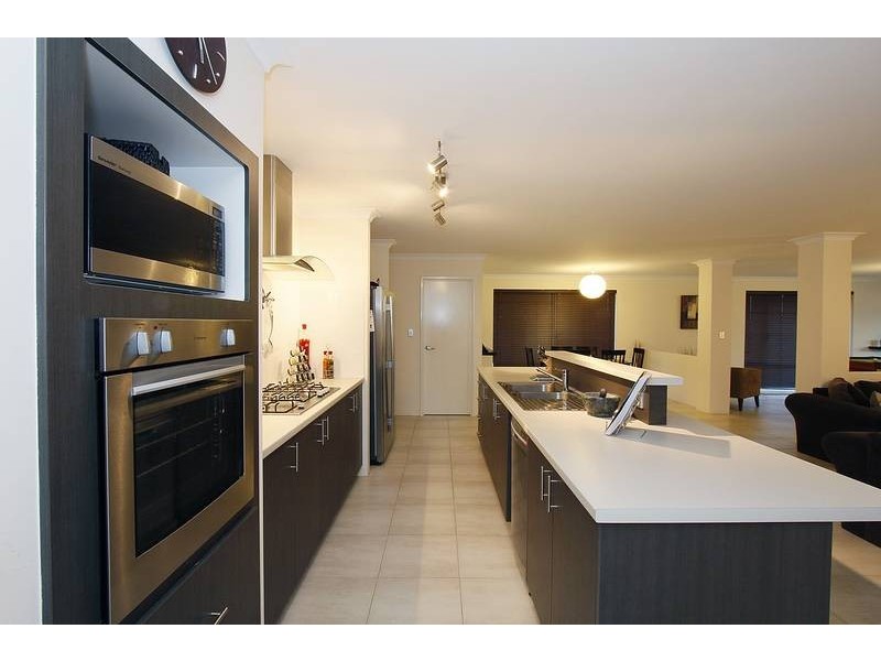 60 Finglas Meander, Butler WA 6036