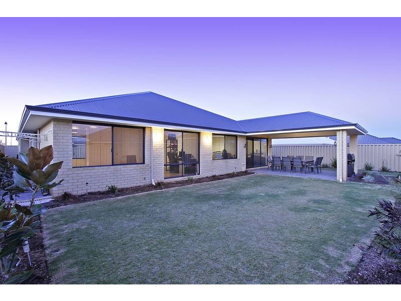 60 Finglas Meander, Butler WA 6036