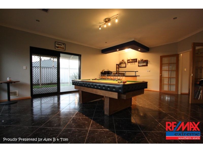 18 Yarrow Drive, Beechboro WA 6063