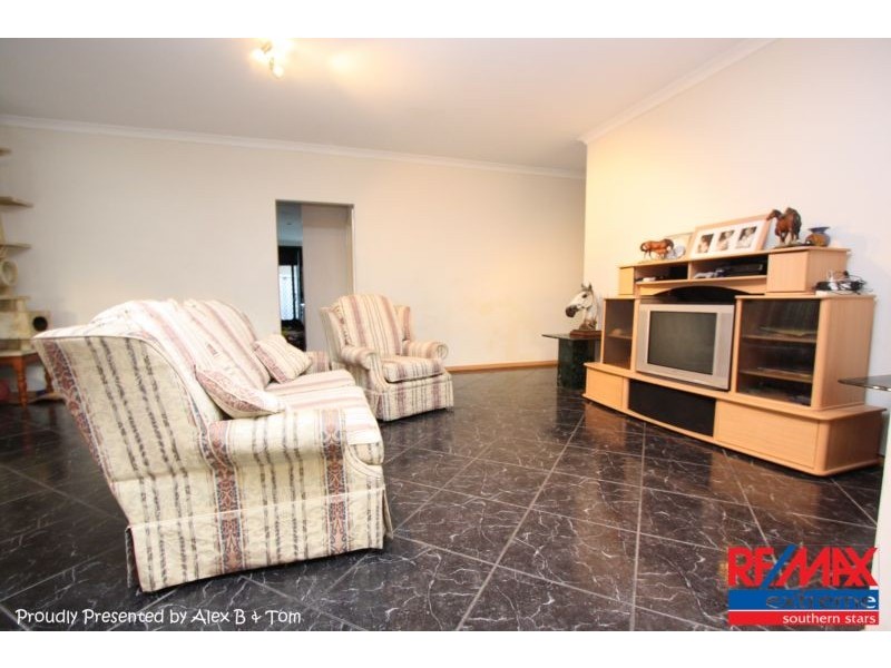 18 Yarrow Drive, Beechboro WA 6063