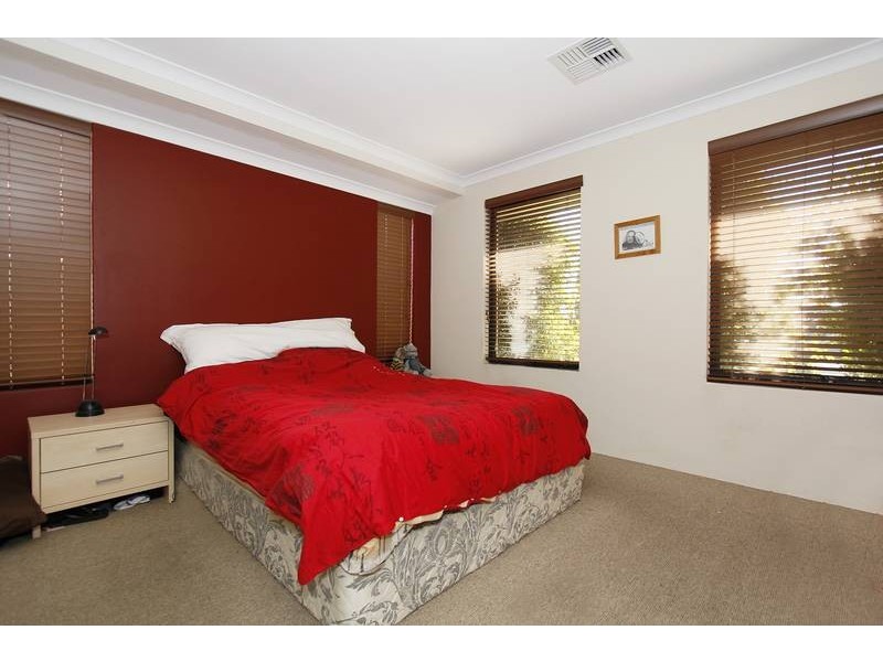 4 Silverton Avenue, Butler WA 6036