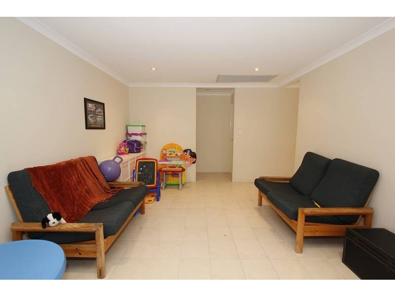 4 Silverton Avenue, Butler WA 6036