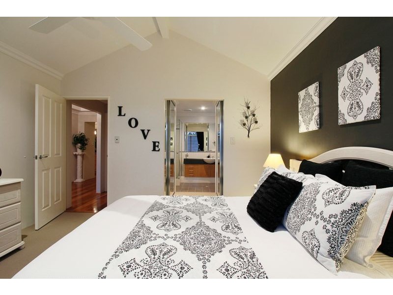 154 Golf Links Drive, Carramar WA 6031