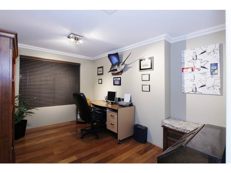 154 Golf Links Drive, Carramar WA 6031