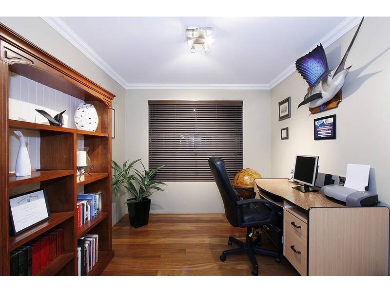 154 Golf Links Drive, Carramar WA 6031