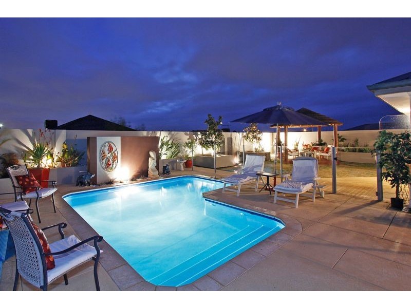 154 Golf Links Drive, Carramar WA 6031