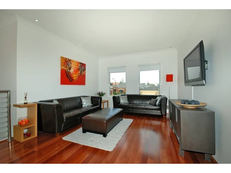 8 Lautoka Rise, Mindarie WA 6030