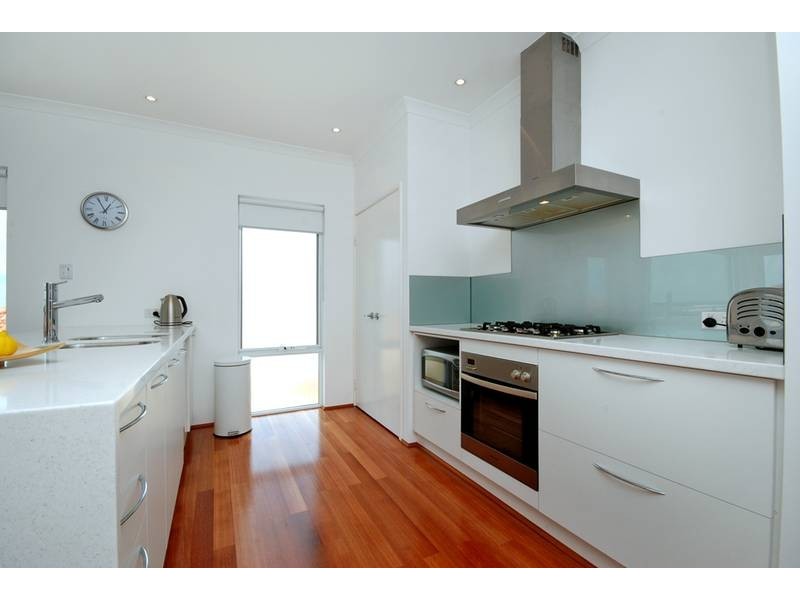 8 Lautoka Rise, Mindarie WA 6030