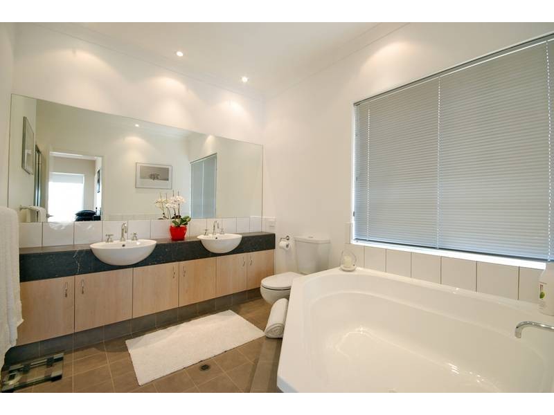 8 Lautoka Rise, Mindarie WA 6030