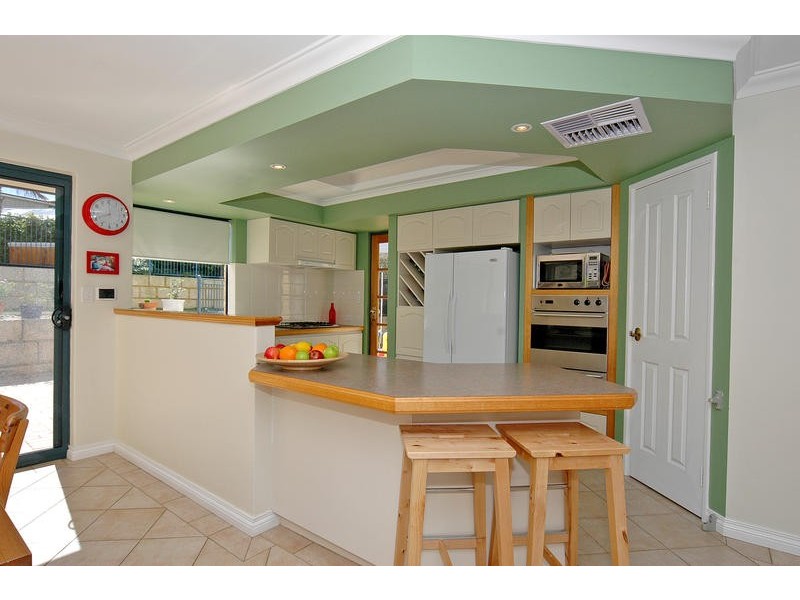 28 Rainham Avenue, Mindarie WA 6030