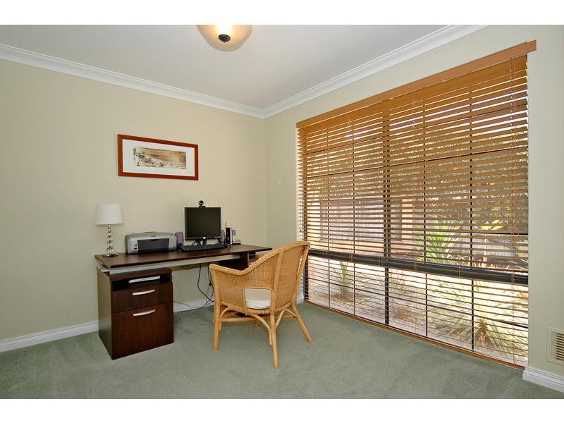 28 Rainham Avenue, Mindarie WA 6030