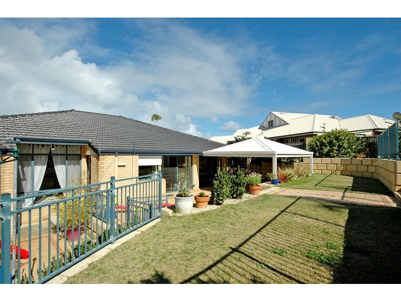 28 Rainham Avenue, Mindarie WA 6030