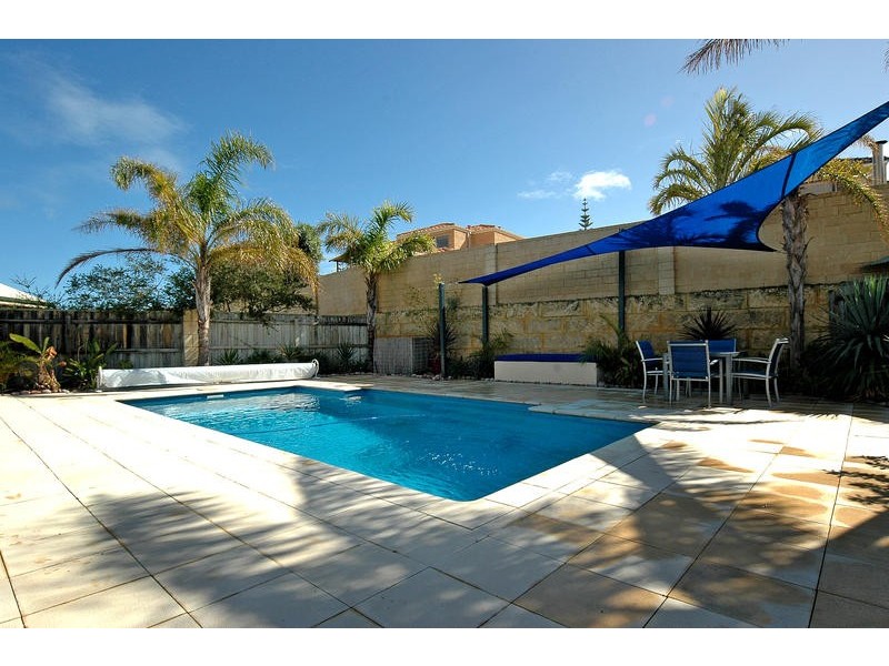 28 Rainham Avenue, Mindarie WA 6030