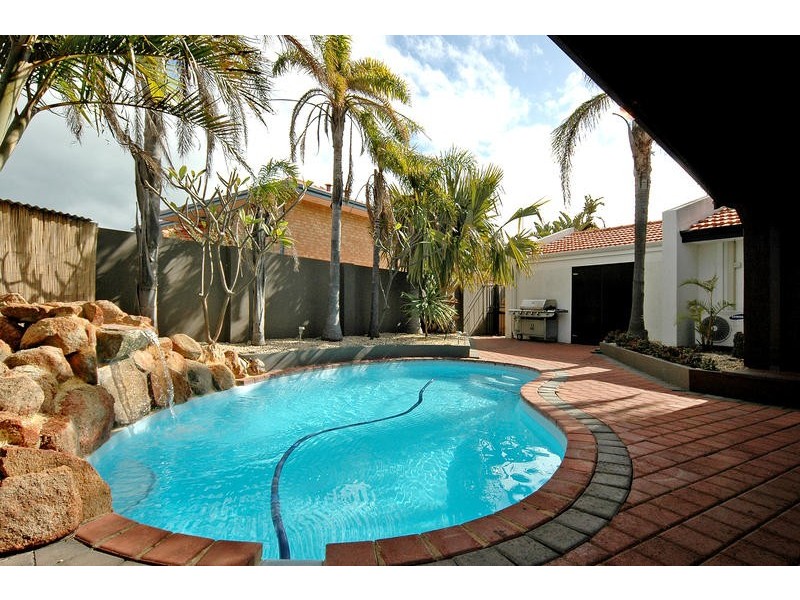 22 Fawley Retreat, Mindarie WA 6030