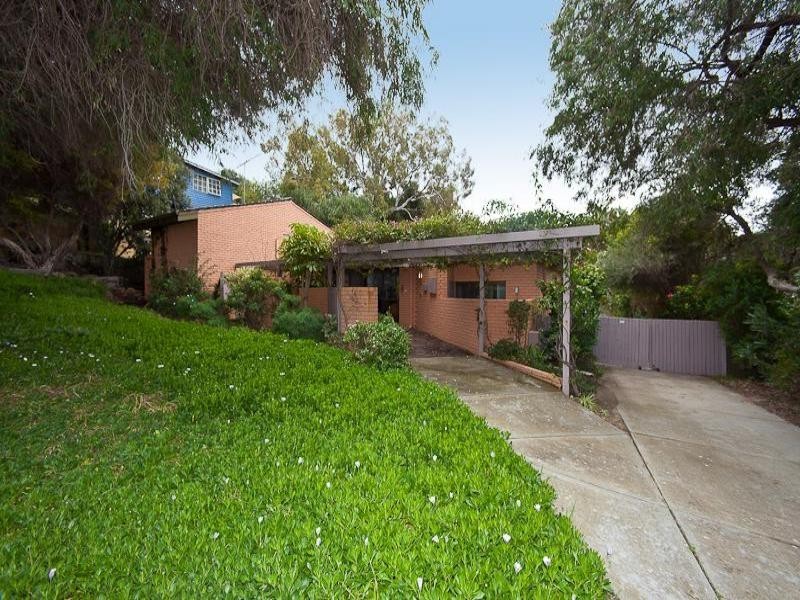 4 Fraser Road, Quinns Rocks WA 6030