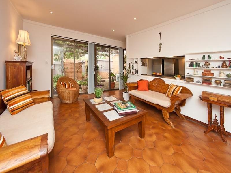 4 Fraser Road, Quinns Rocks WA 6030
