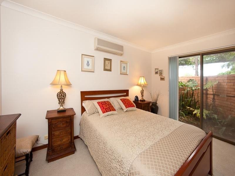 4 Fraser Road, Quinns Rocks WA 6030