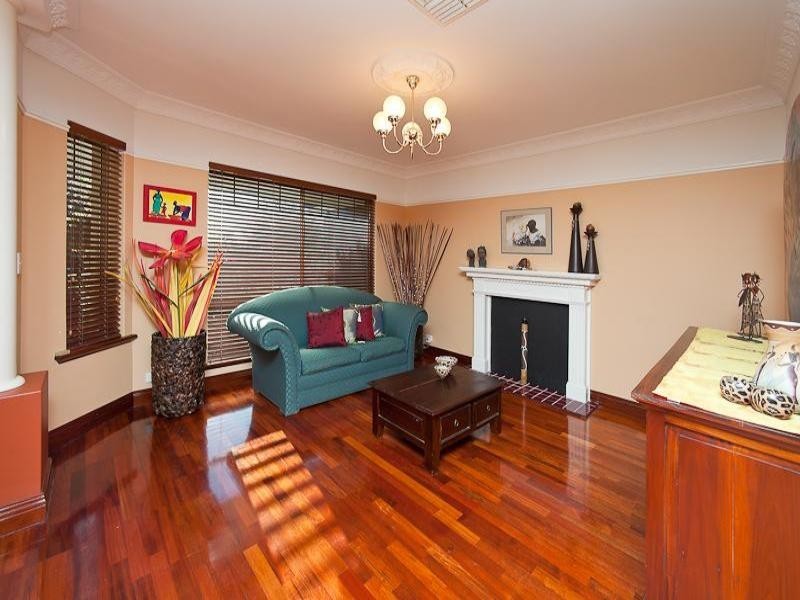 7 Fairmont Place, Currambine WA 6028