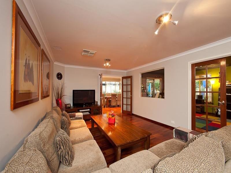 7 Fairmont Place, Currambine WA 6028