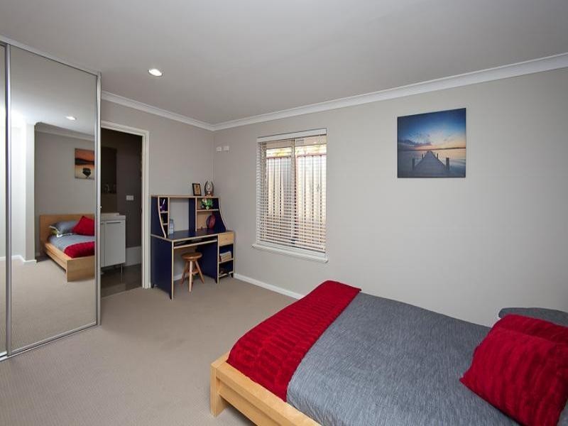 7 Fairmont Place, Currambine WA 6028