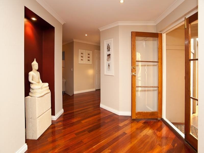 11 Fairmont Place, Currambine WA 6028