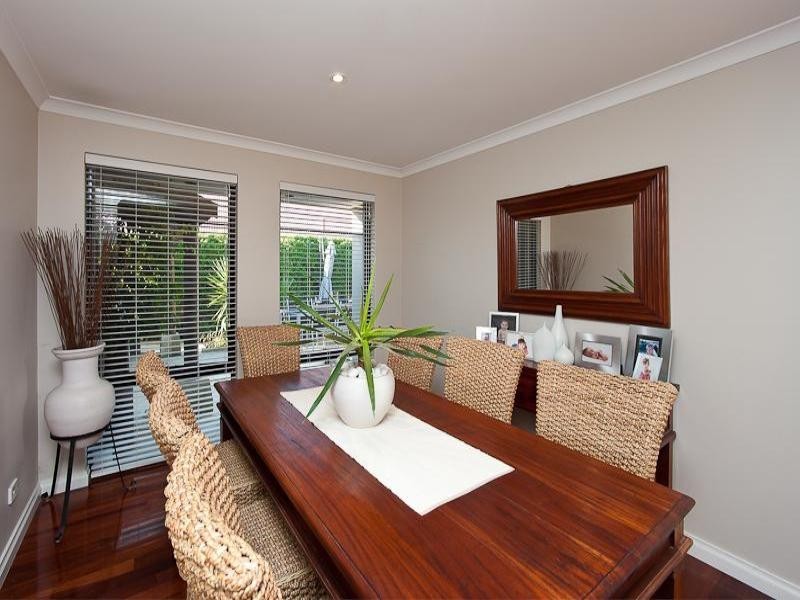 11 Fairmont Place, Currambine WA 6028