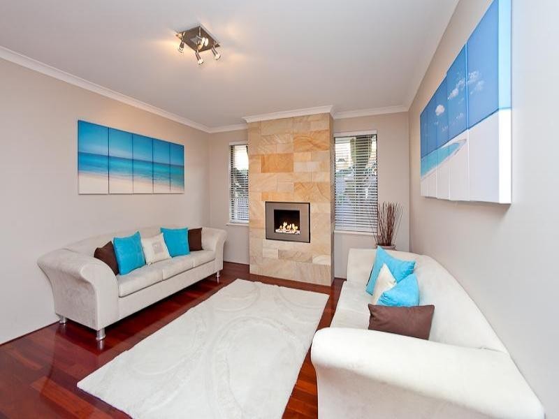 11 Fairmont Place, Currambine WA 6028