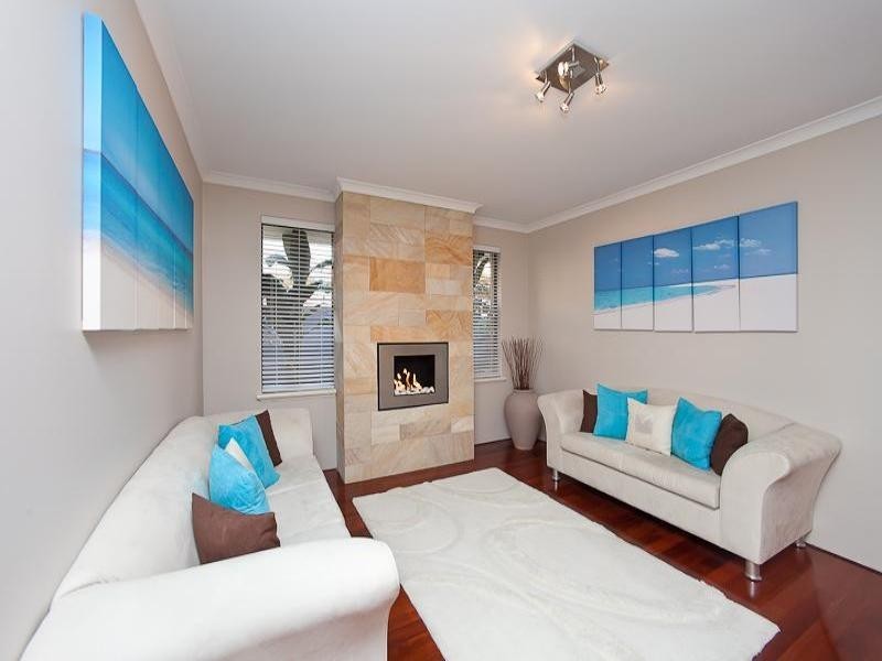 11 Fairmont Place, Currambine WA 6028