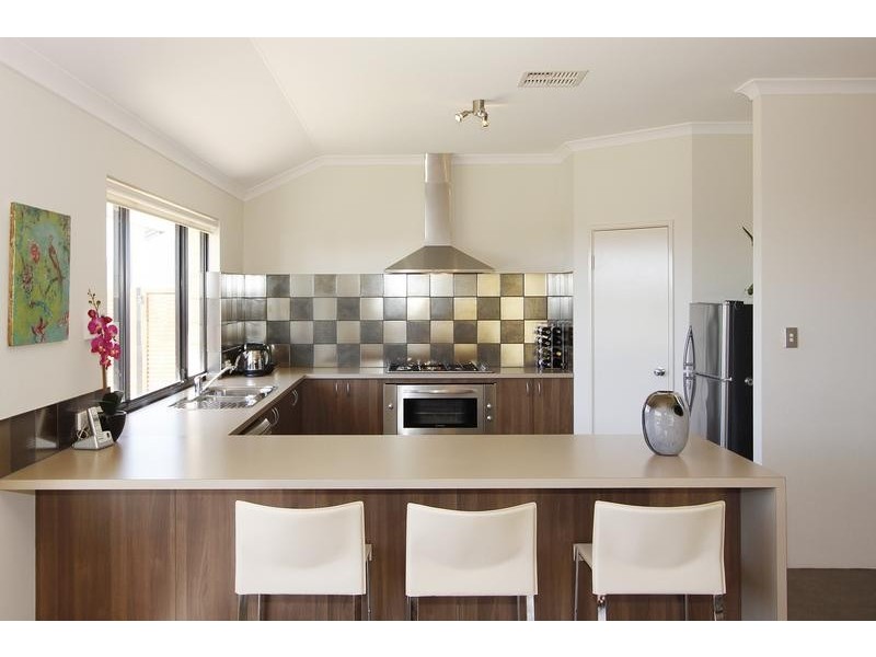 10 Halyard Road, Jindalee WA 6036