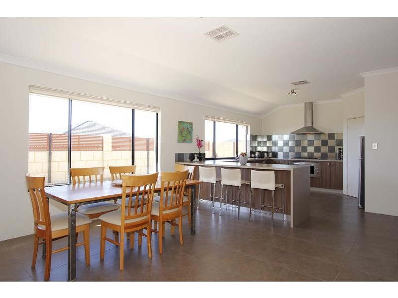 10 Halyard Road, Jindalee WA 6036