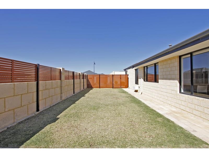 10 Halyard Road, Jindalee WA 6036